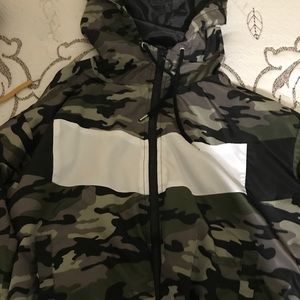 Women’s windbreaker